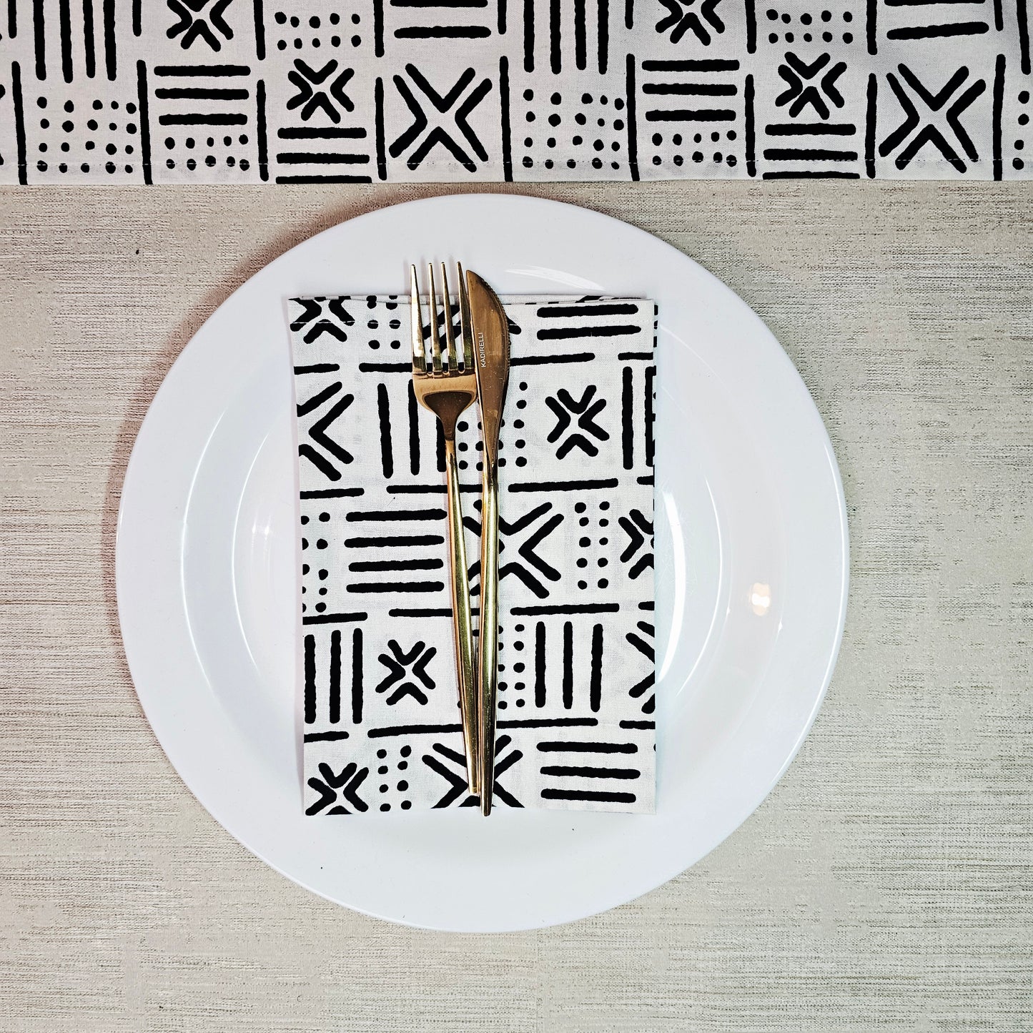 Table Runner and Set of 8 Napkins | 100% Cotton African Print Fabric